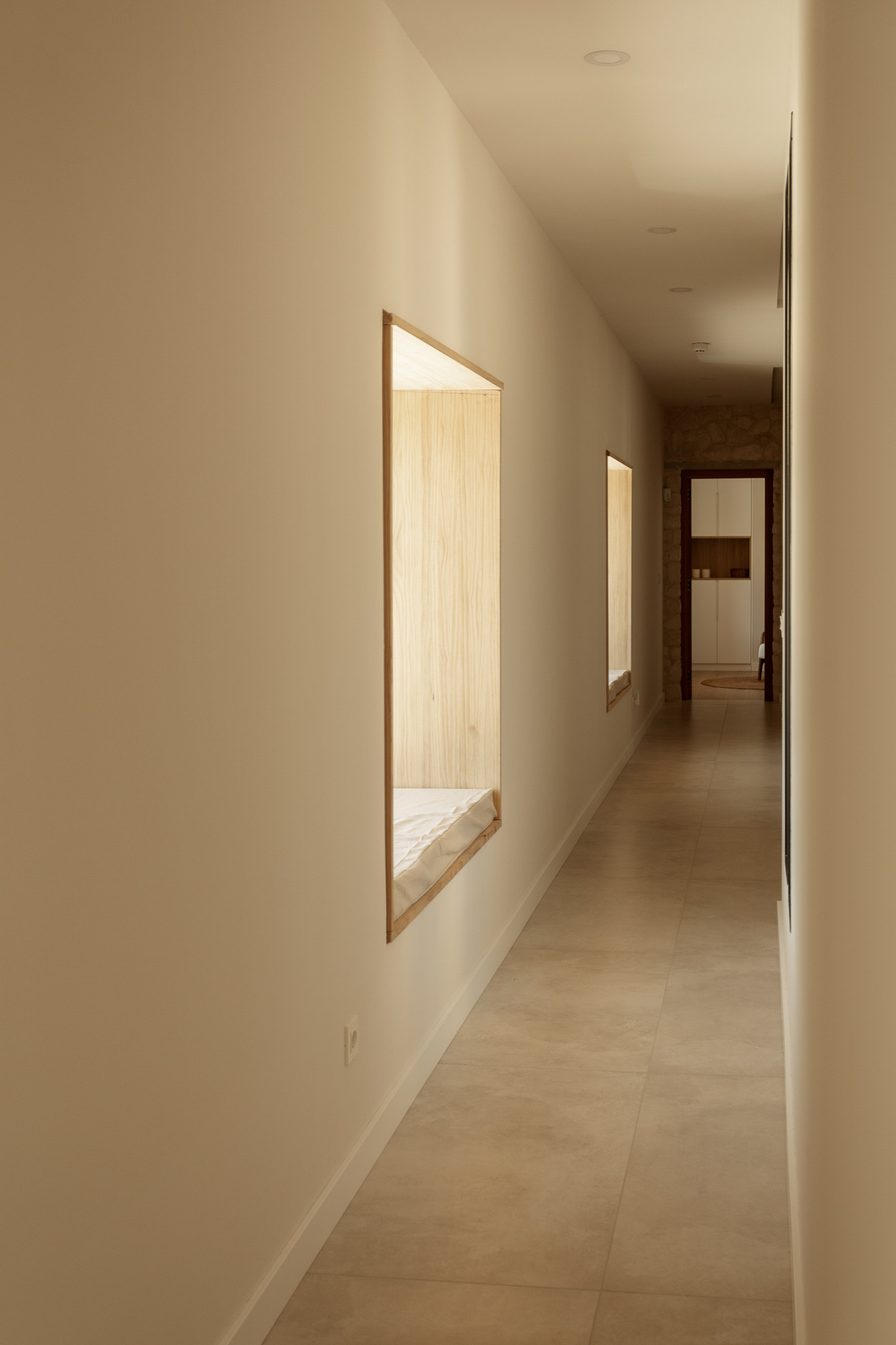 couloir décoration beige photo Paloma Gonzalez Rey pour MAAF couloir décoration beige photo Paloma Gonzalez Rey pour MAAF