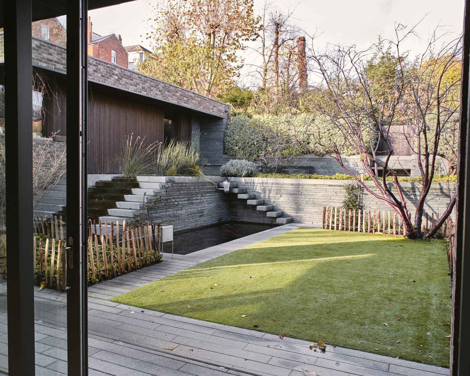 immense maison contemporaine avec jardin minéral immense maison contemporaine avec jardin minéral