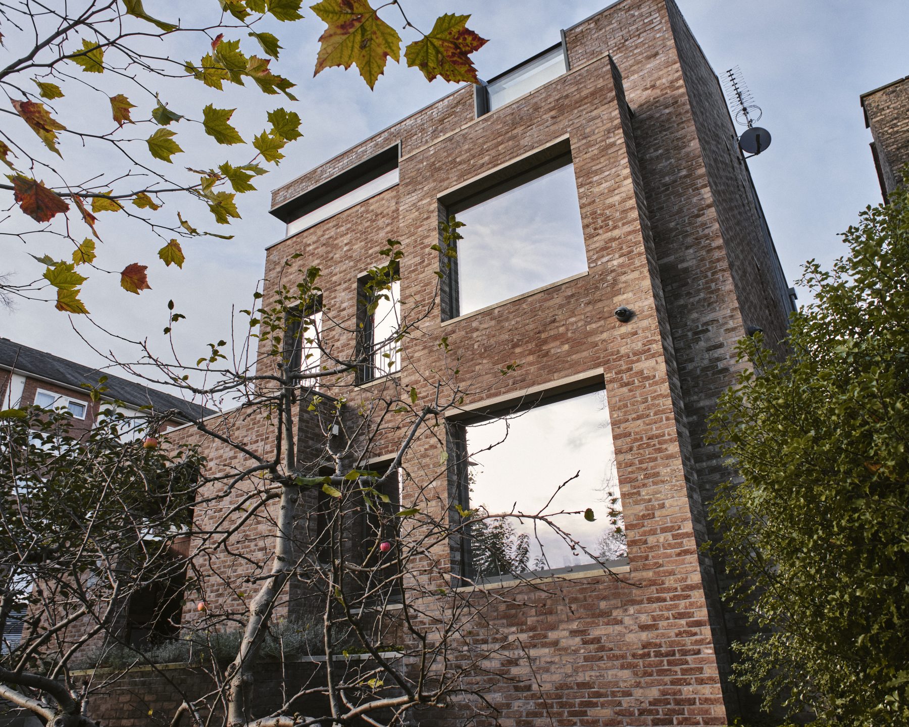 immense maison contemporaine avec jardin minéral immense maison contemporaine avec jardin minéral
