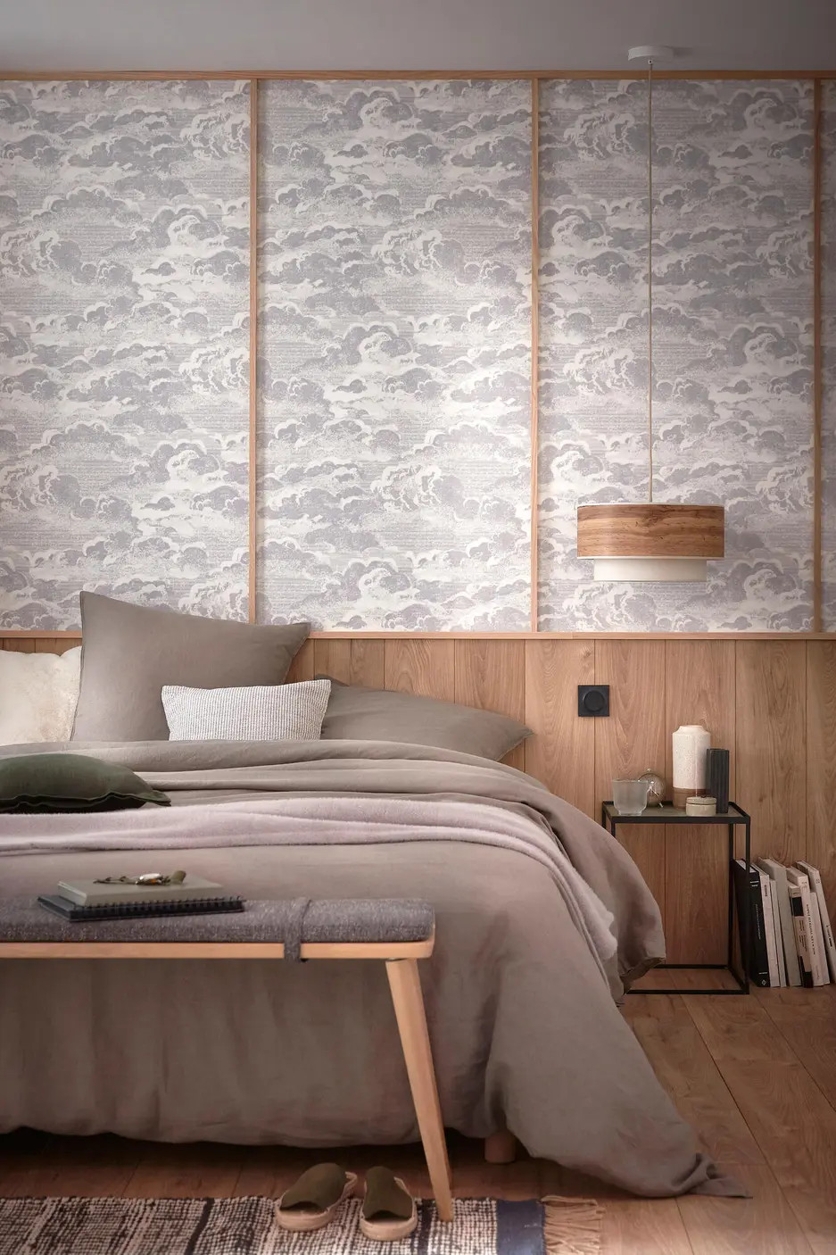 chambre avec papier-peint nuages