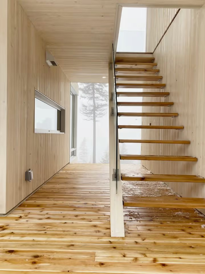 escalier bois extérieur petite maison minimaliste escalier bois extérieur petite maison minimaliste