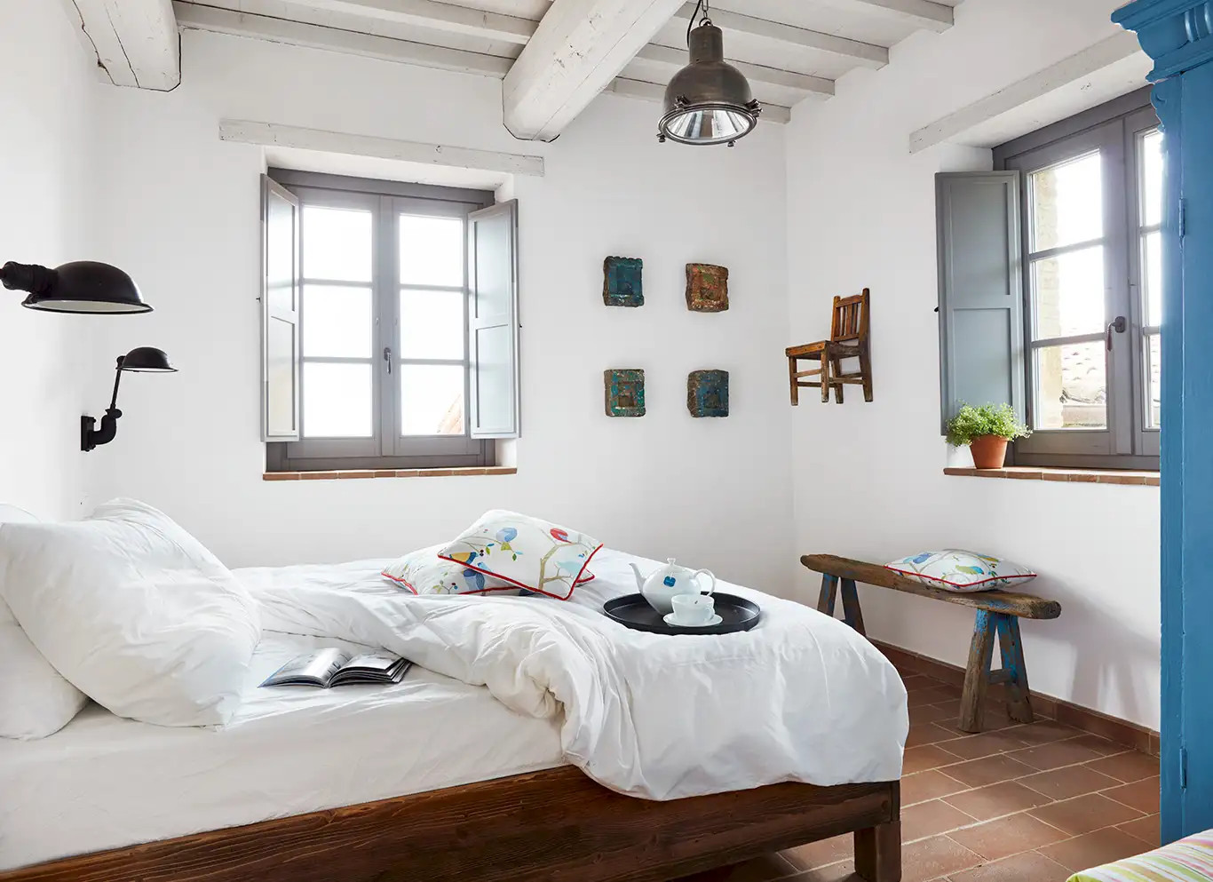 chambre avec poutres blanches maison Italie chambre avec poutres blanches maison Italie