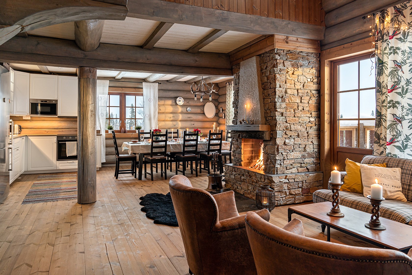 salon avec cheminée chalet en rondins salon avec cheminée chalet en rondins