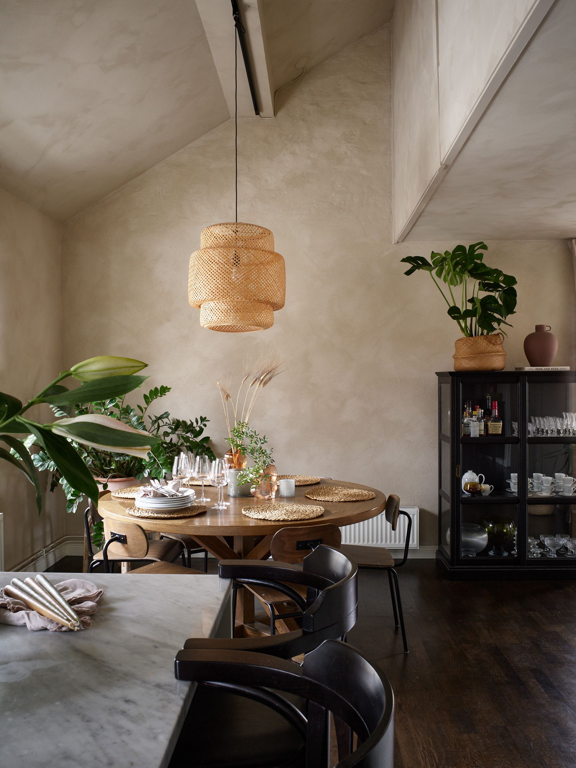 salle à manger déplafonnée