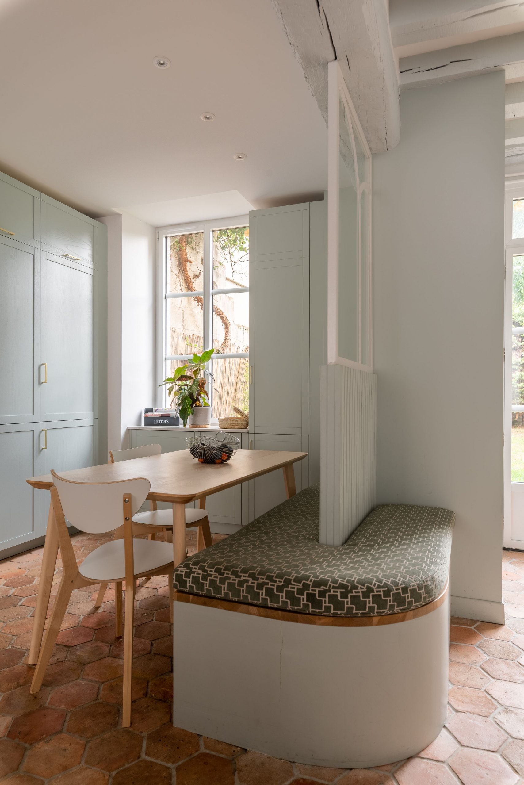 espace repas dans cuisine