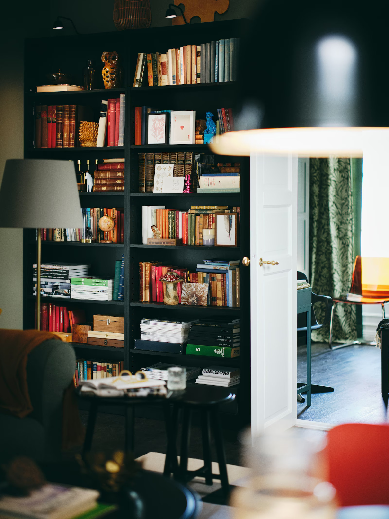 salon avec bibliothèque Billy IKEA