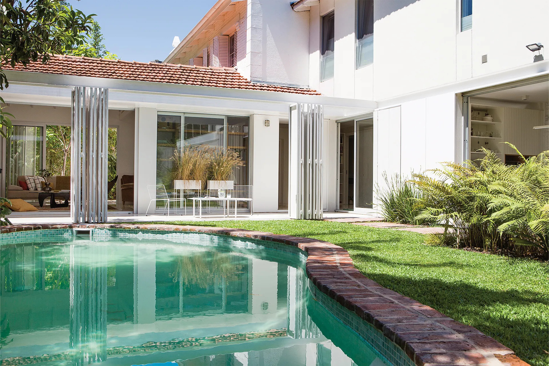 jardin avec piscine maison rénovée en Argentine jardin avec piscine maison rénovée en Argentine