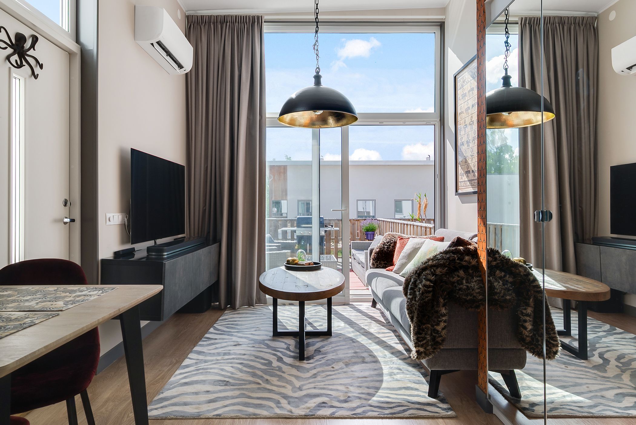 salon mini maison 39m2 avec baie vitrée