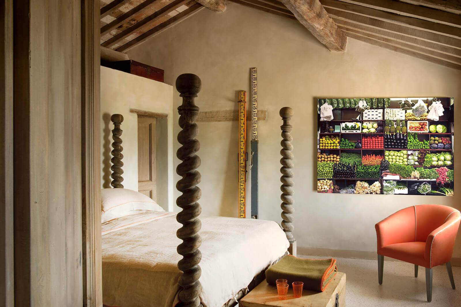 chambre avec poutres maison en pierres rénovée chambre avec poutres maison en pierres rénovée