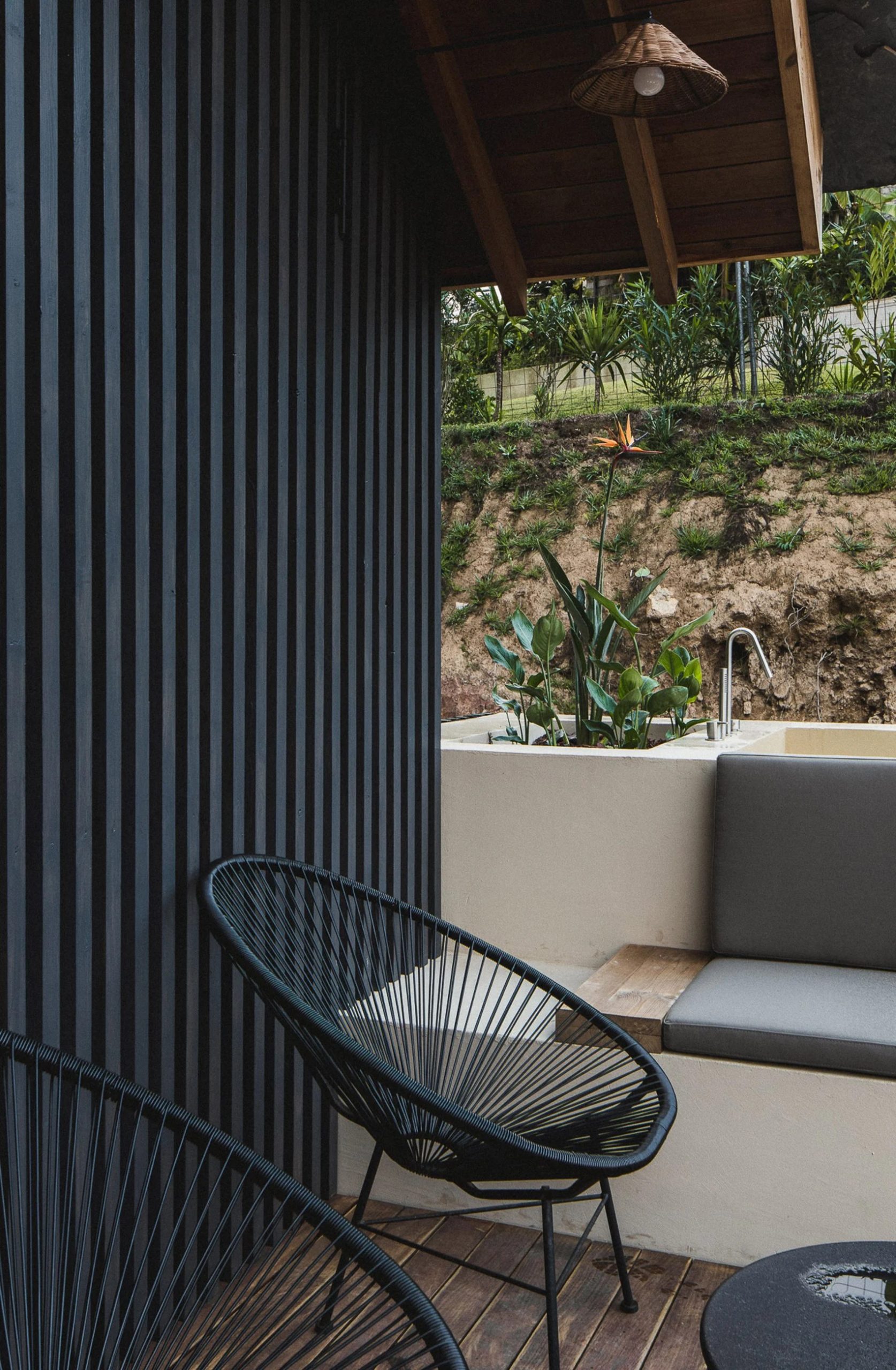 terrasse maison contemporaine en bois noir