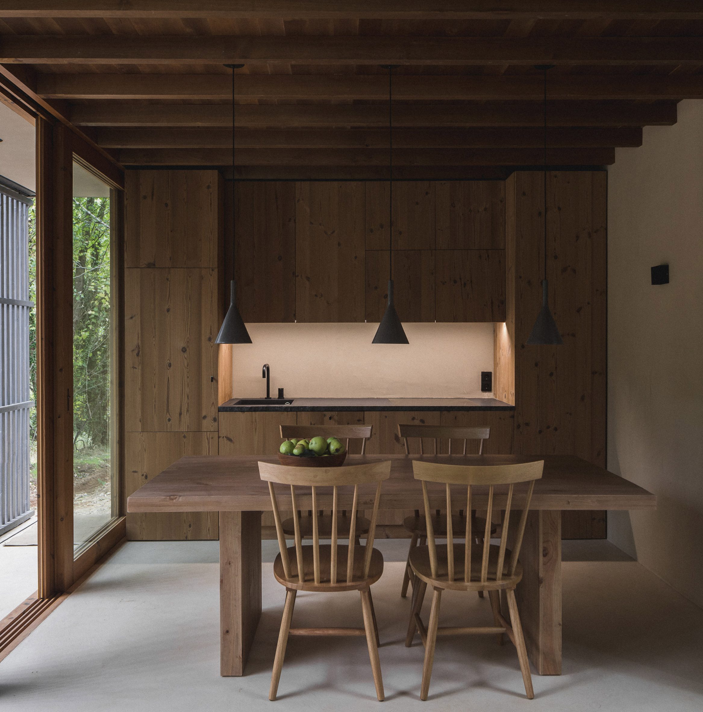 cuisine bois design avec poutres