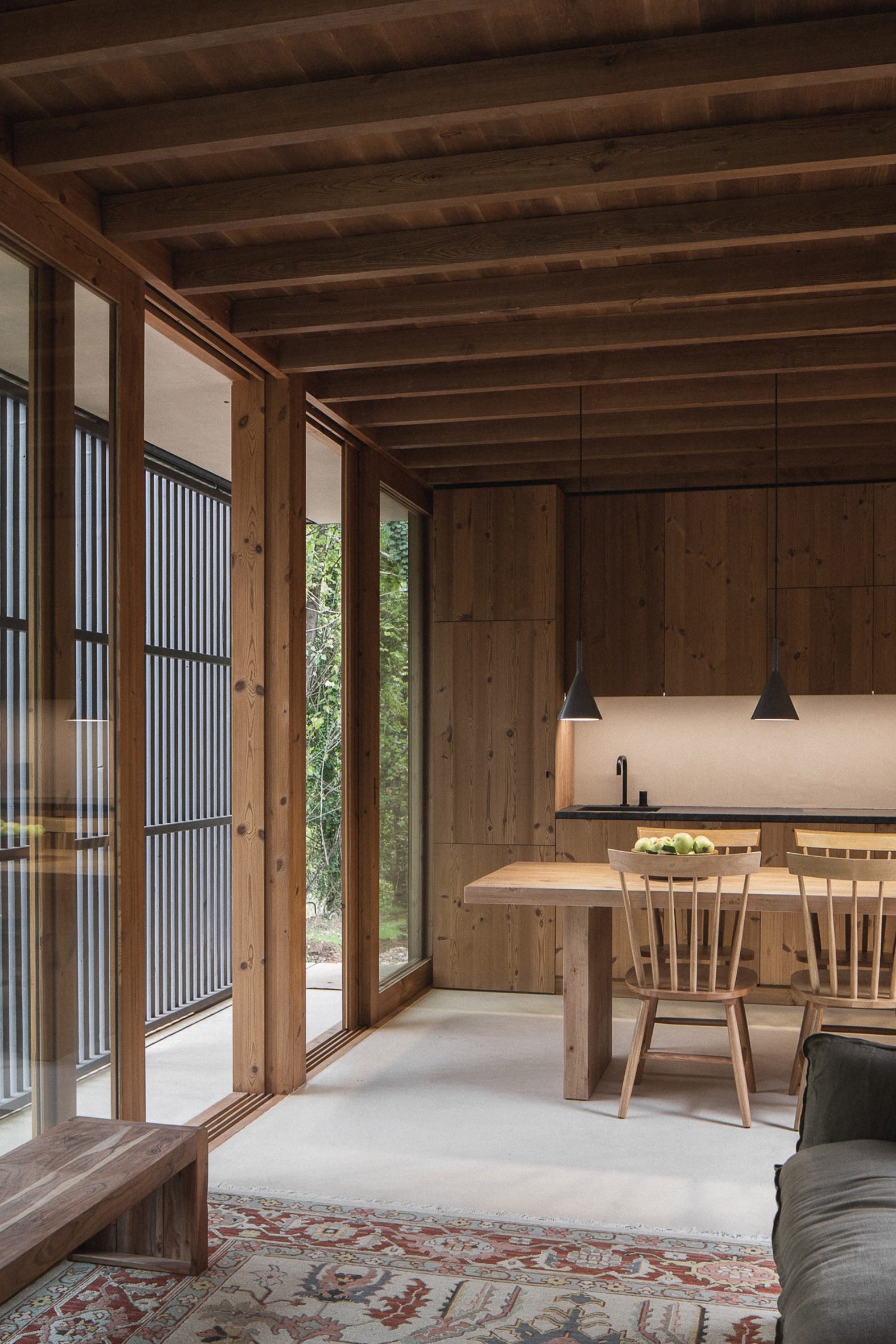 cuisine et salle à manger maison en bois