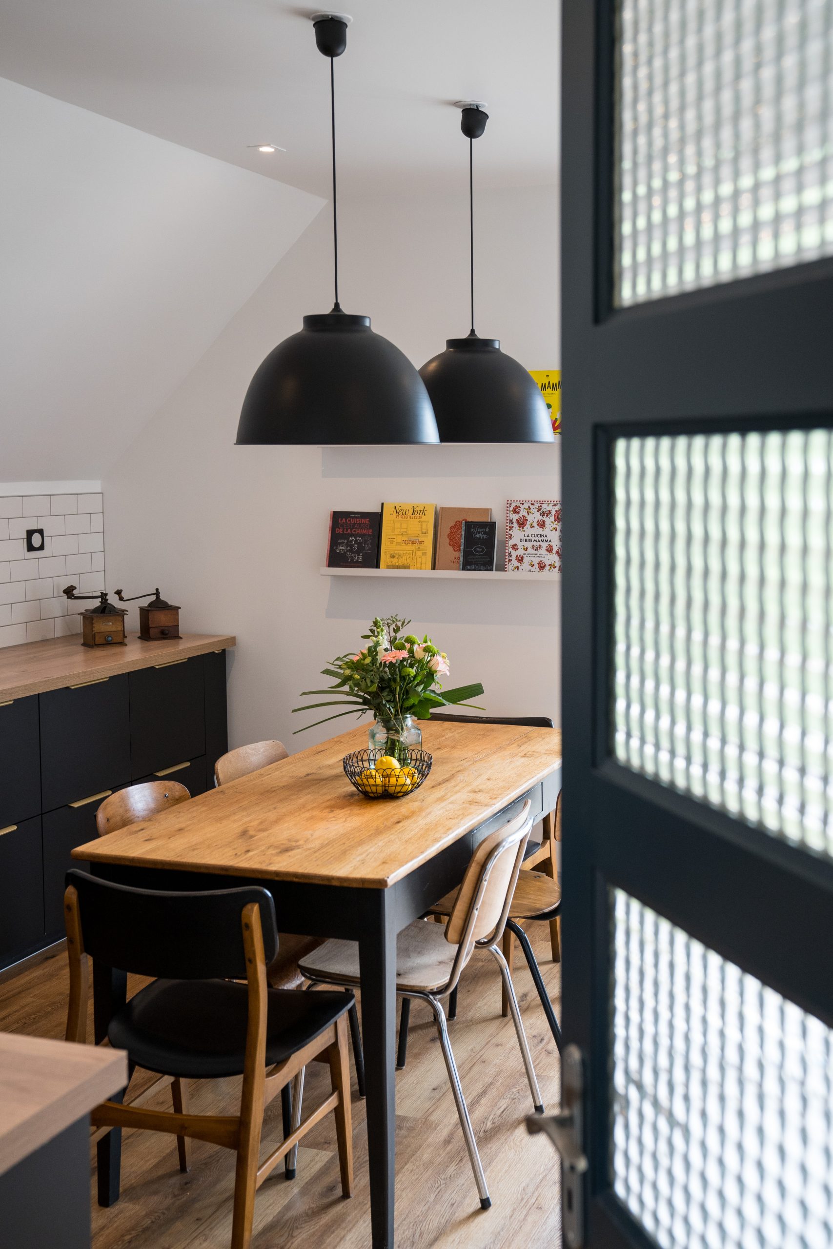 cuisine avec table de repas