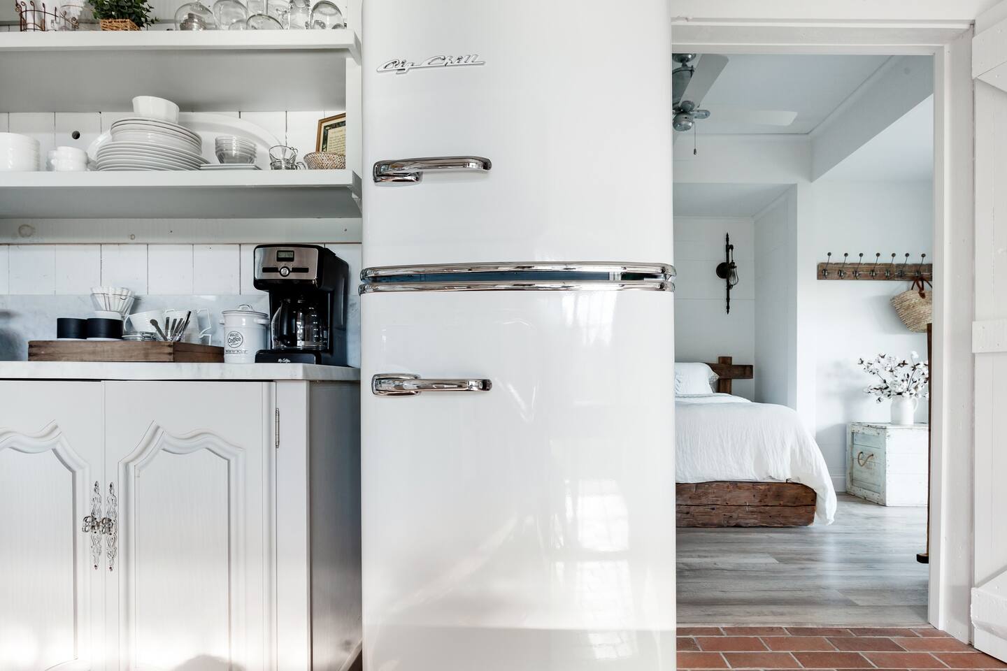 cuisine avec frigo vintage blanc cuisine avec frigo vintage blanc