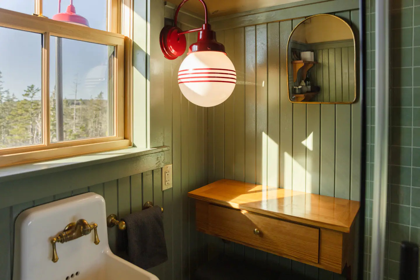 salle de bain maison loft en bois sur pilotis