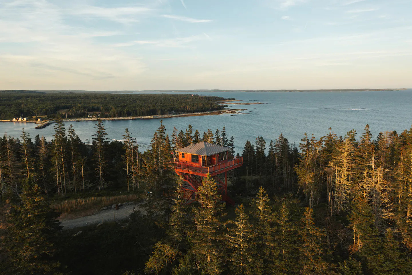 maison loft en bois sur pilotis