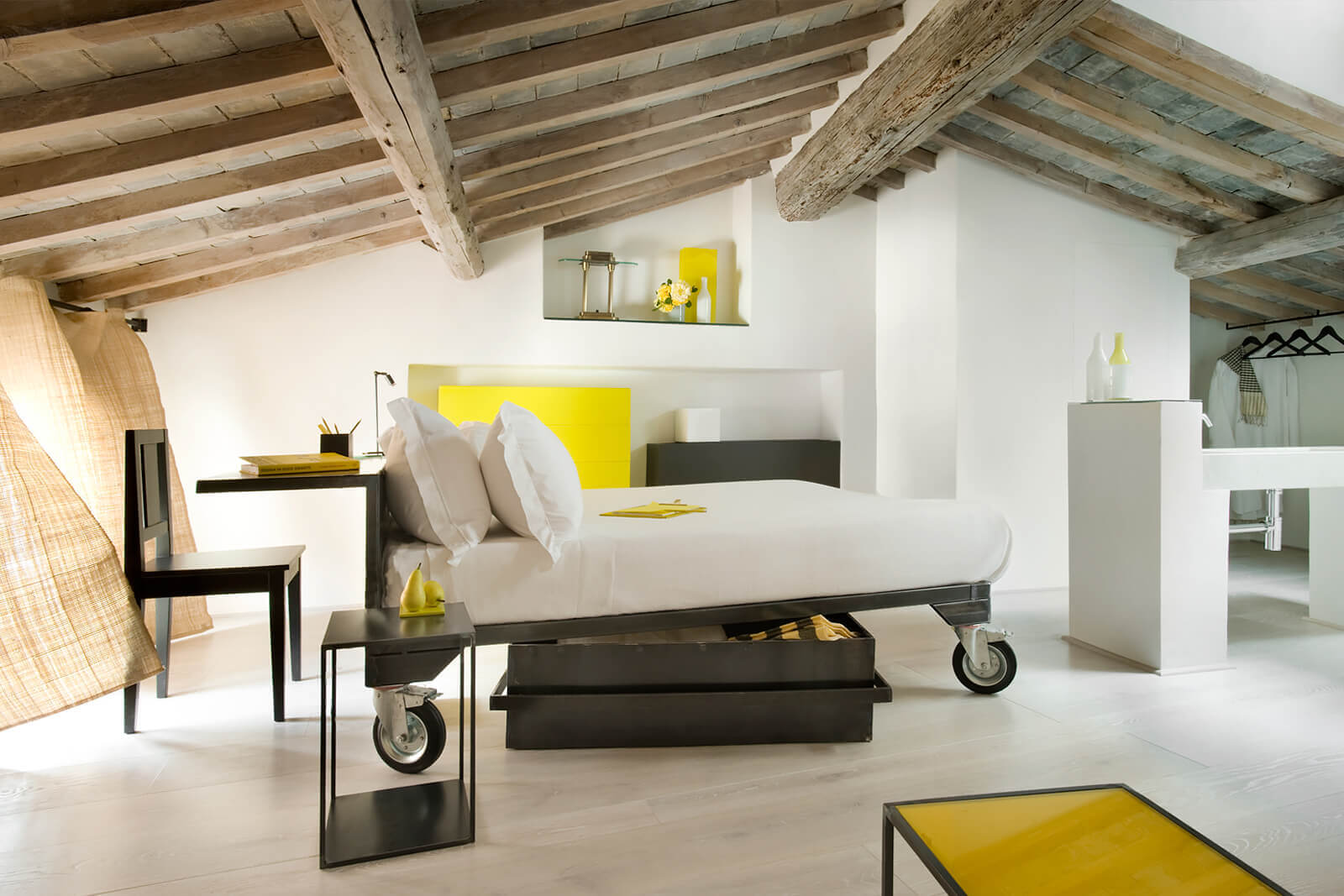 chambre décoration contemporaine avec poutres chambre décoration contemporaine avec poutres