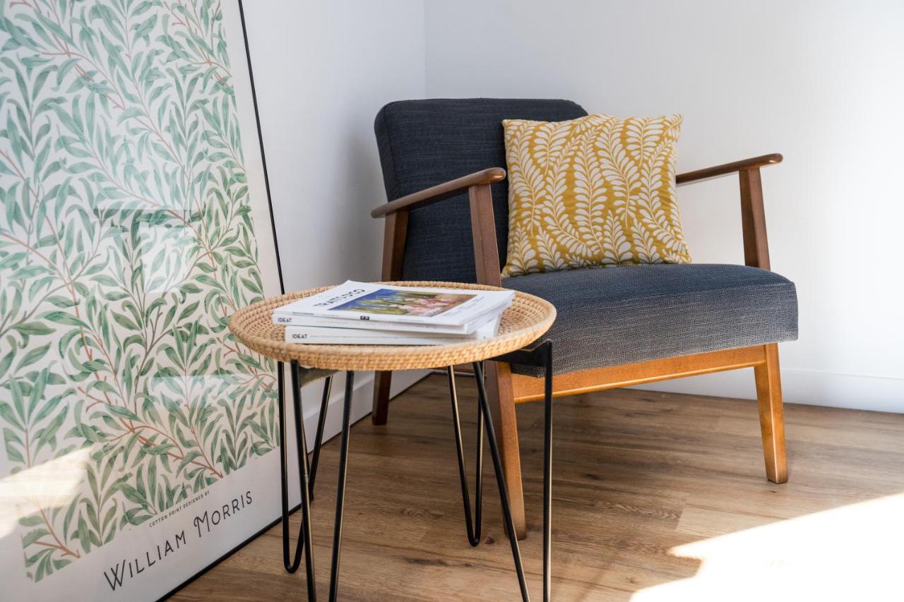 salon avec fauteuil vintage