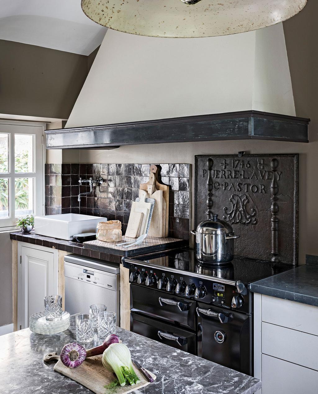 cuisine rustique chic dans maison en Normandie cuisine rustique chic dans maison en Normandie