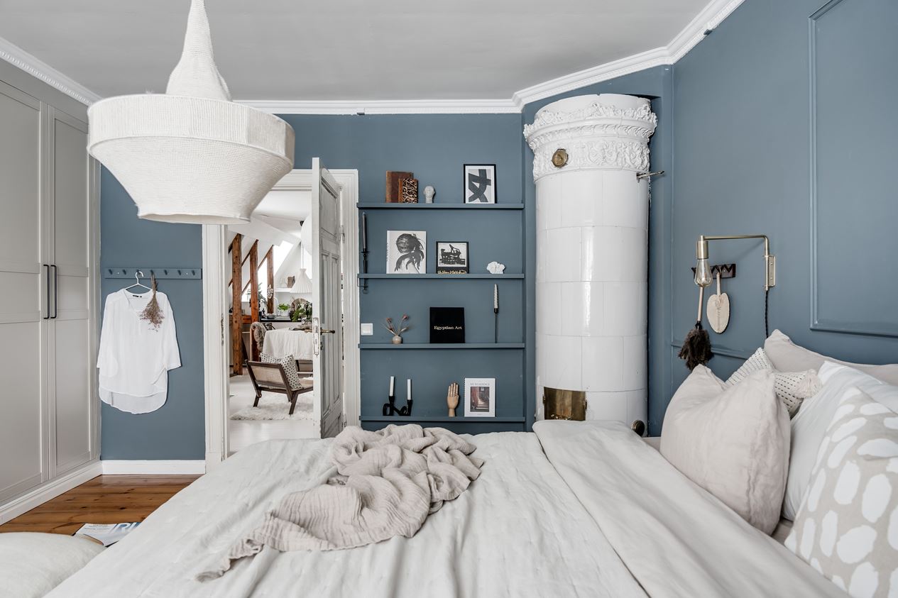 chambre décoration scandinave avec poêle ancien