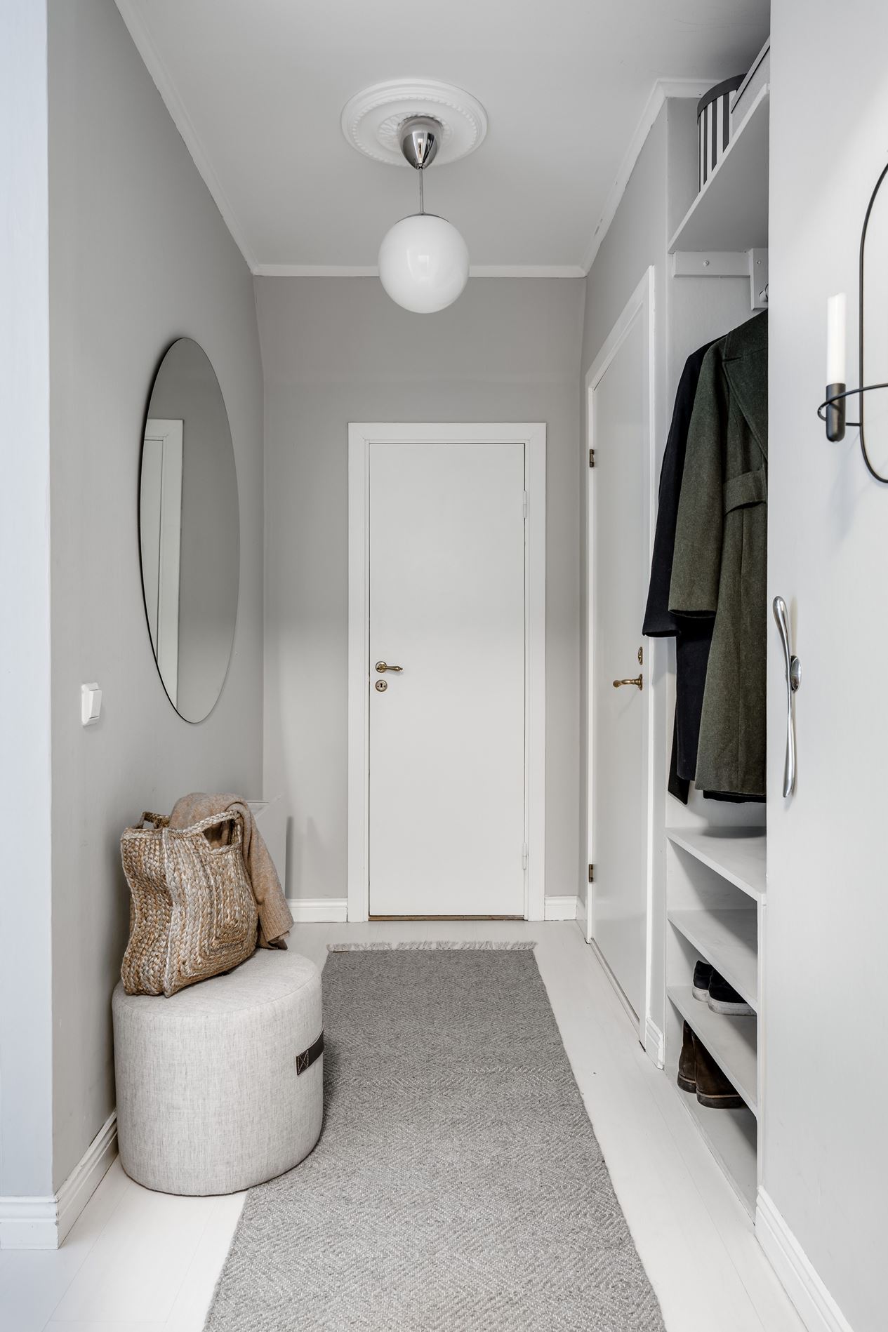 entrée mur gris clair