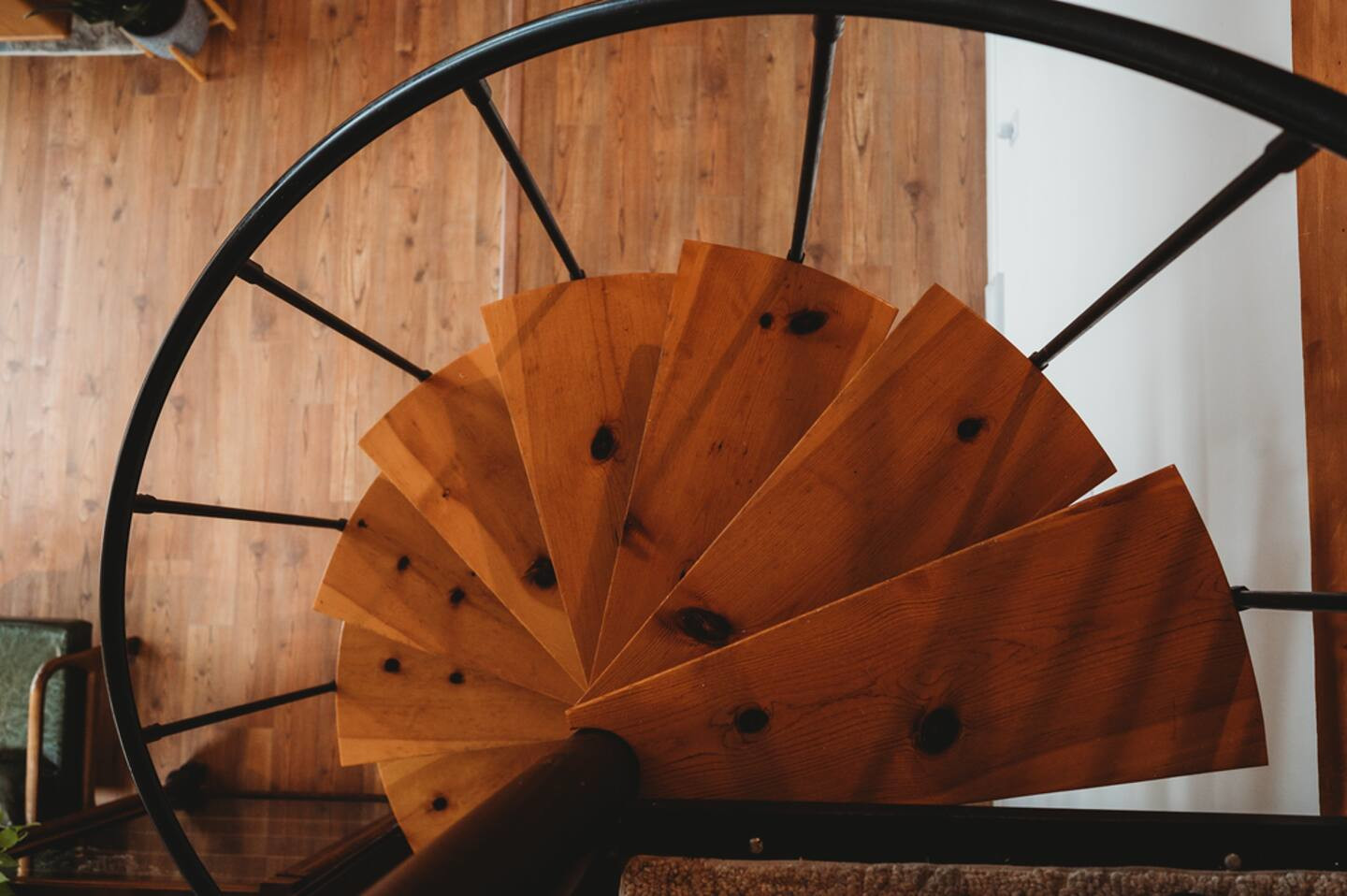 escalier en colimaçon acier et bois