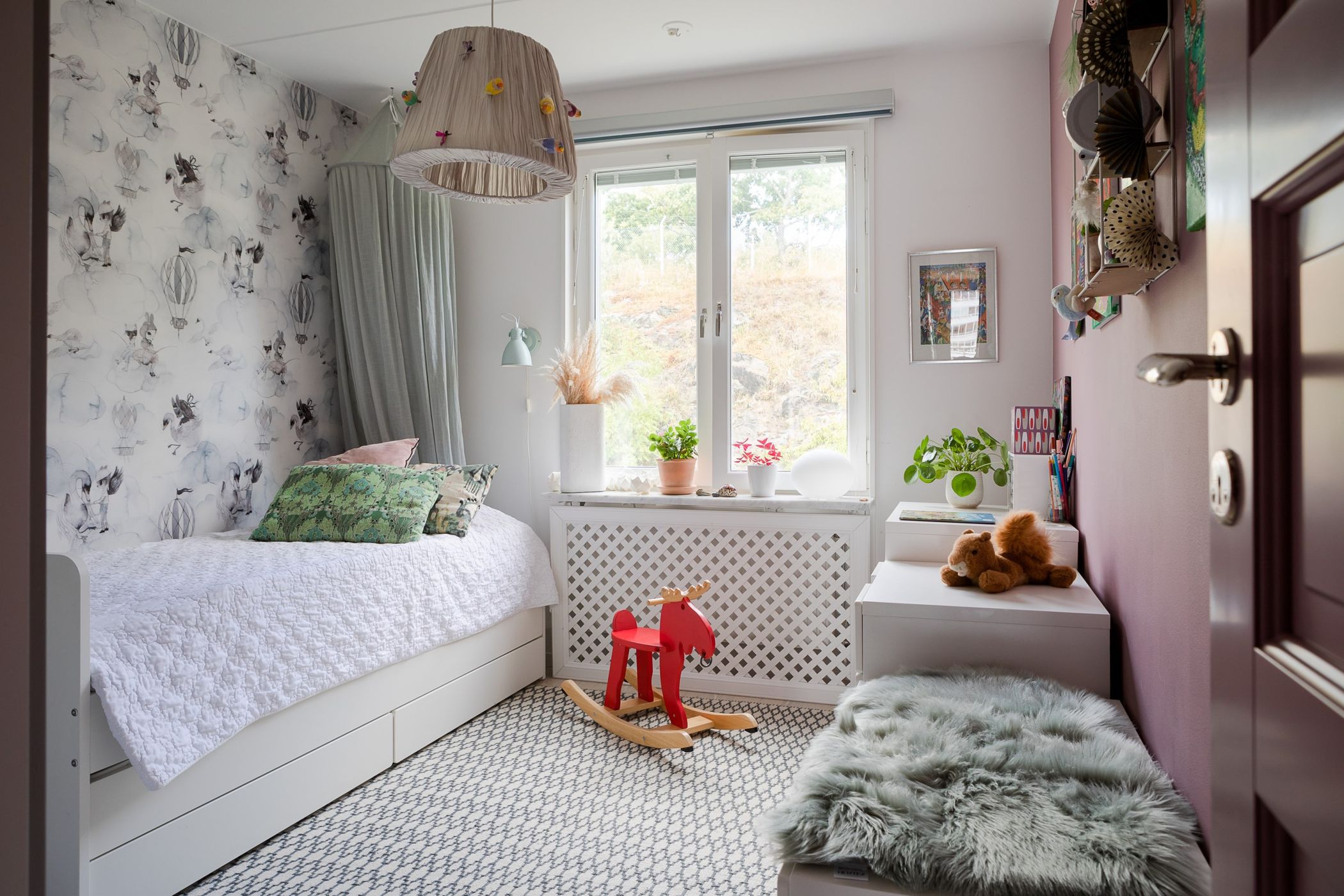 chambre avec papier-peint chambre avec papier-peint