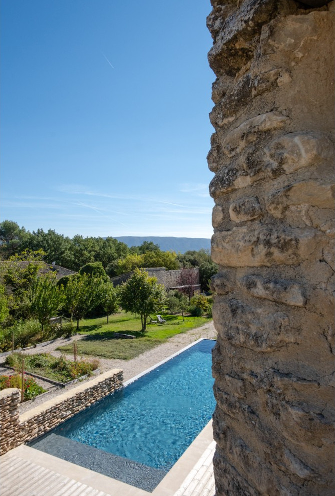piscine maison en pierres en Provence ferme Les Callis