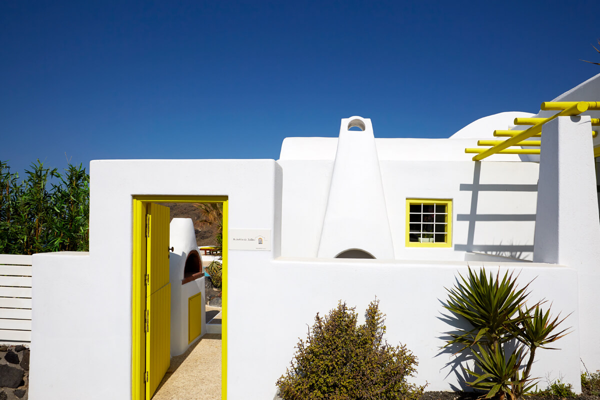 terrasse maison contemporaine en couleurs Grèce terrasse maison contemporaine en couleurs Grèce