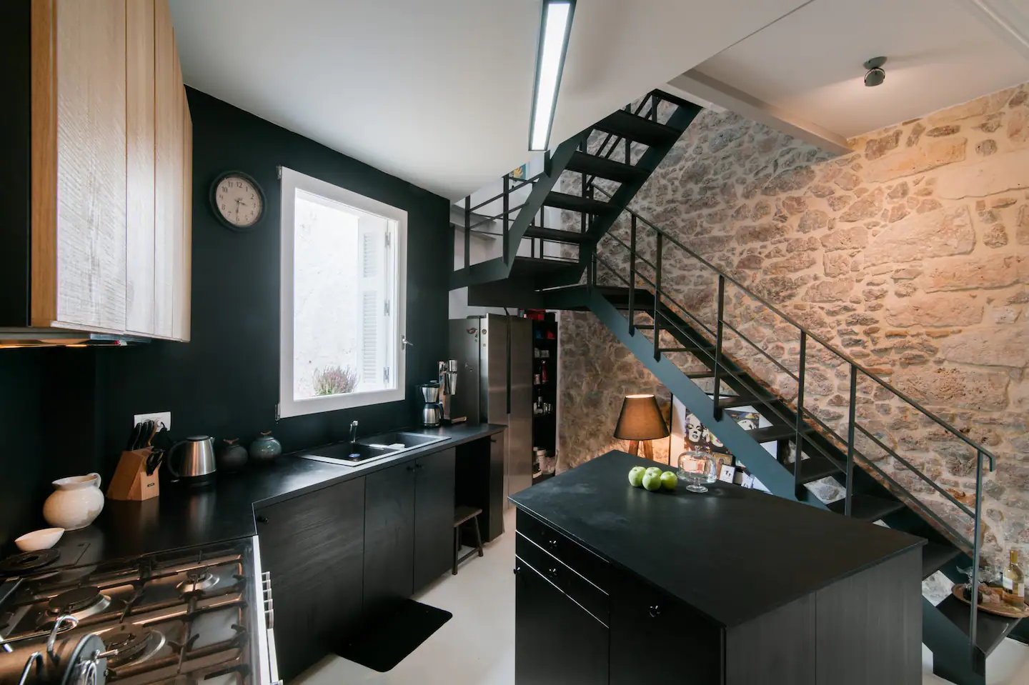 cuisine design noire appartement en duplex cuisine design noire appartement en duplex