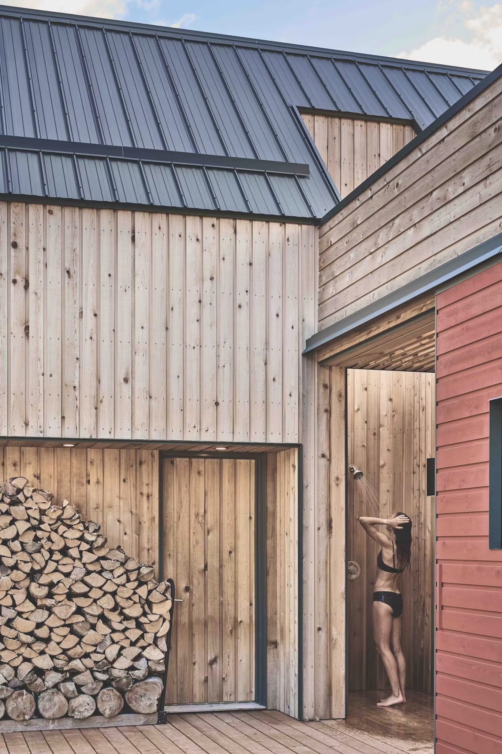 maison en bois de cèdre toit zinc