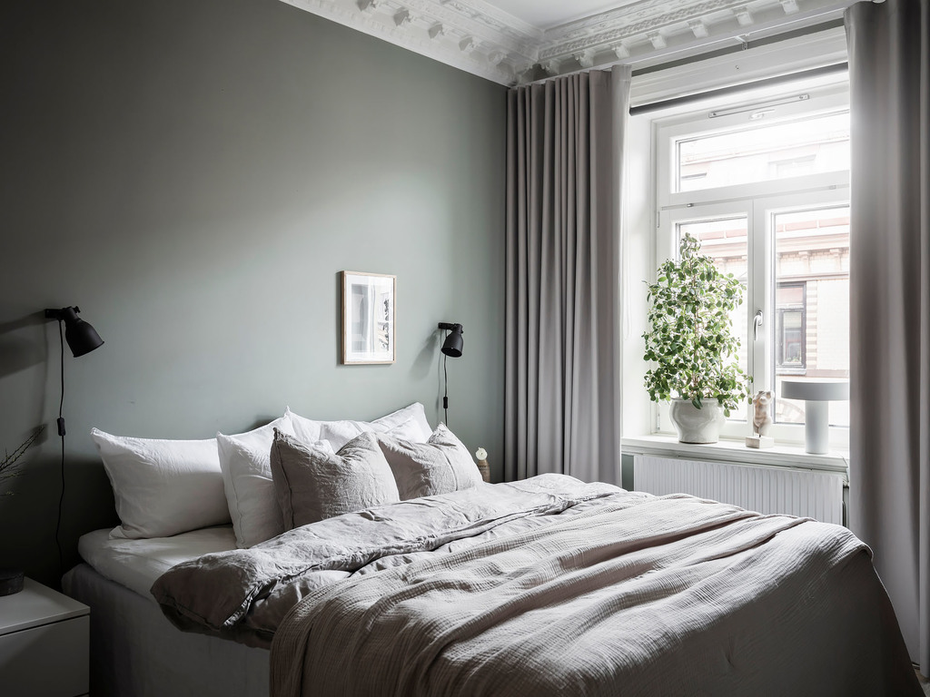 chambre avec moulures décoration scandinave