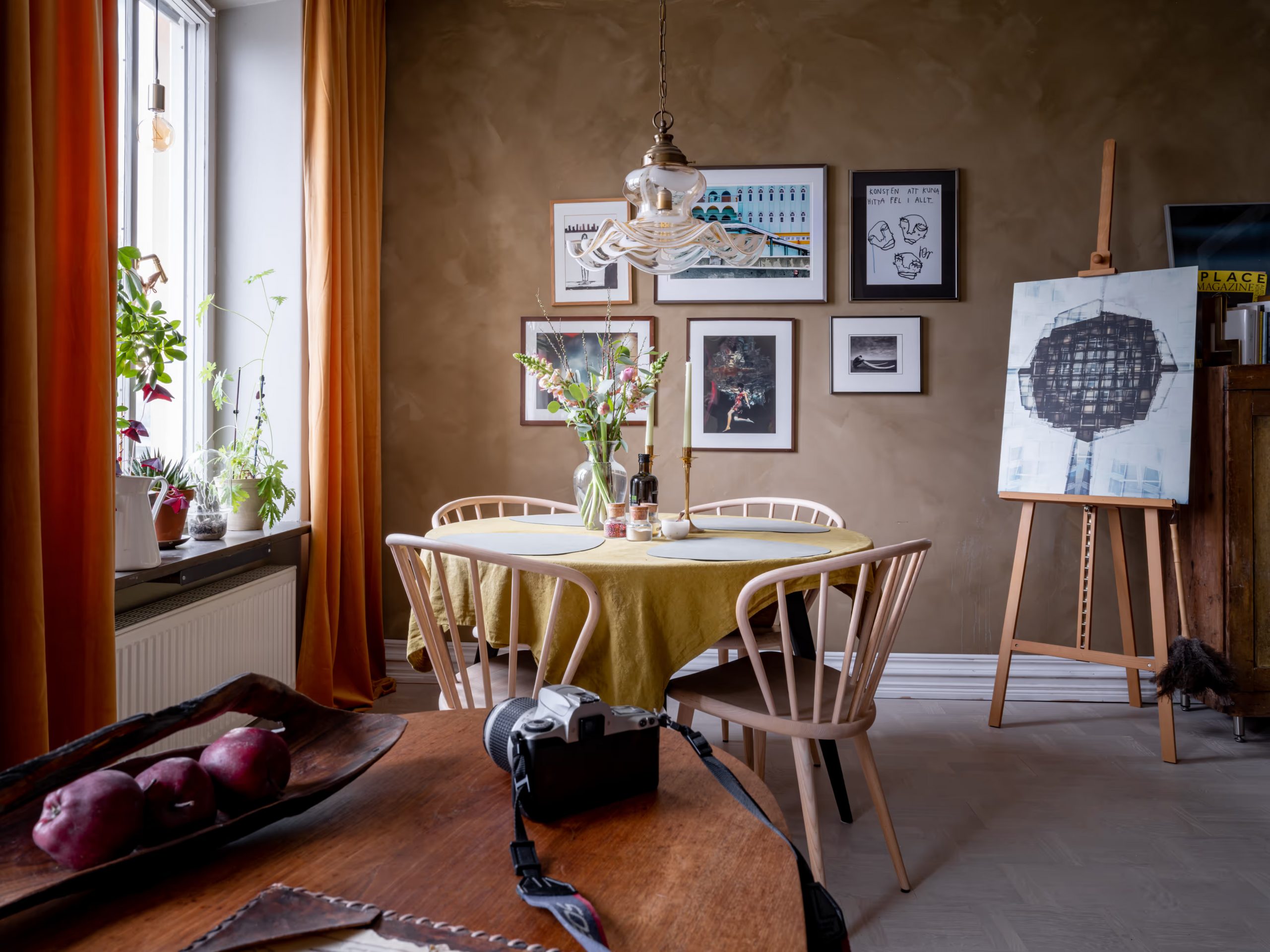 salle à manger murs enduits décoration vintage