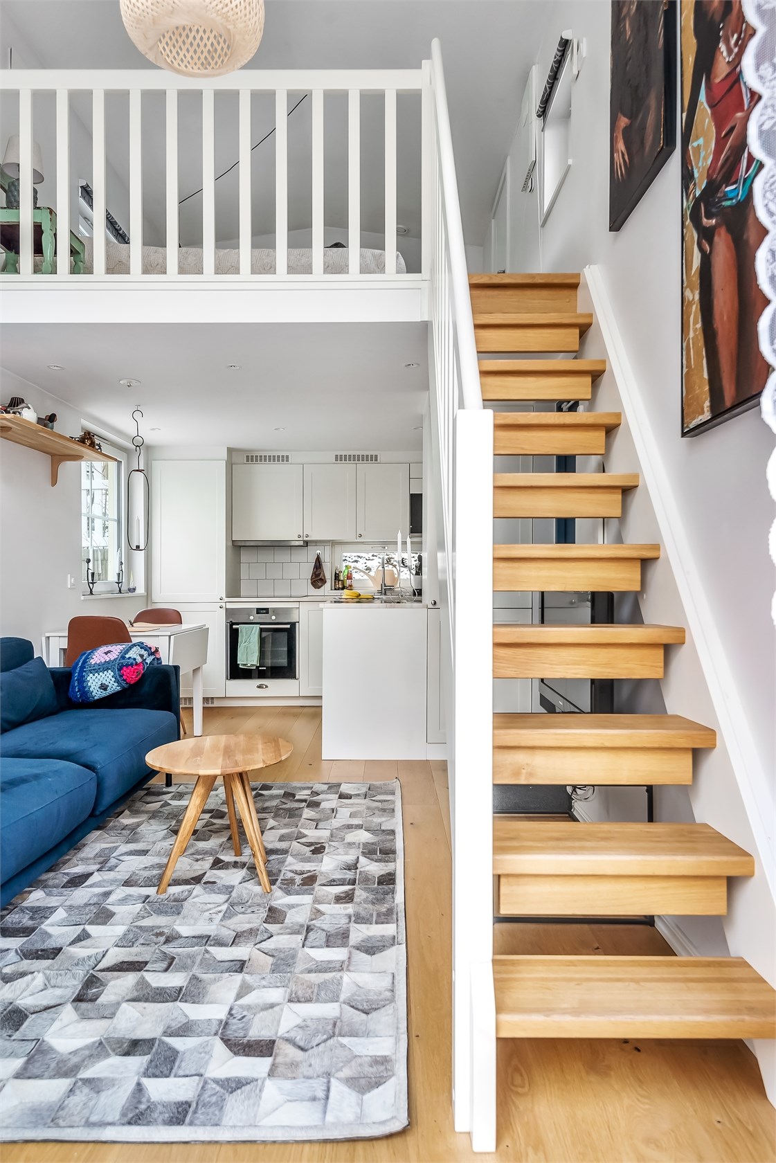 salon avec mezzanine mini maison 33m2