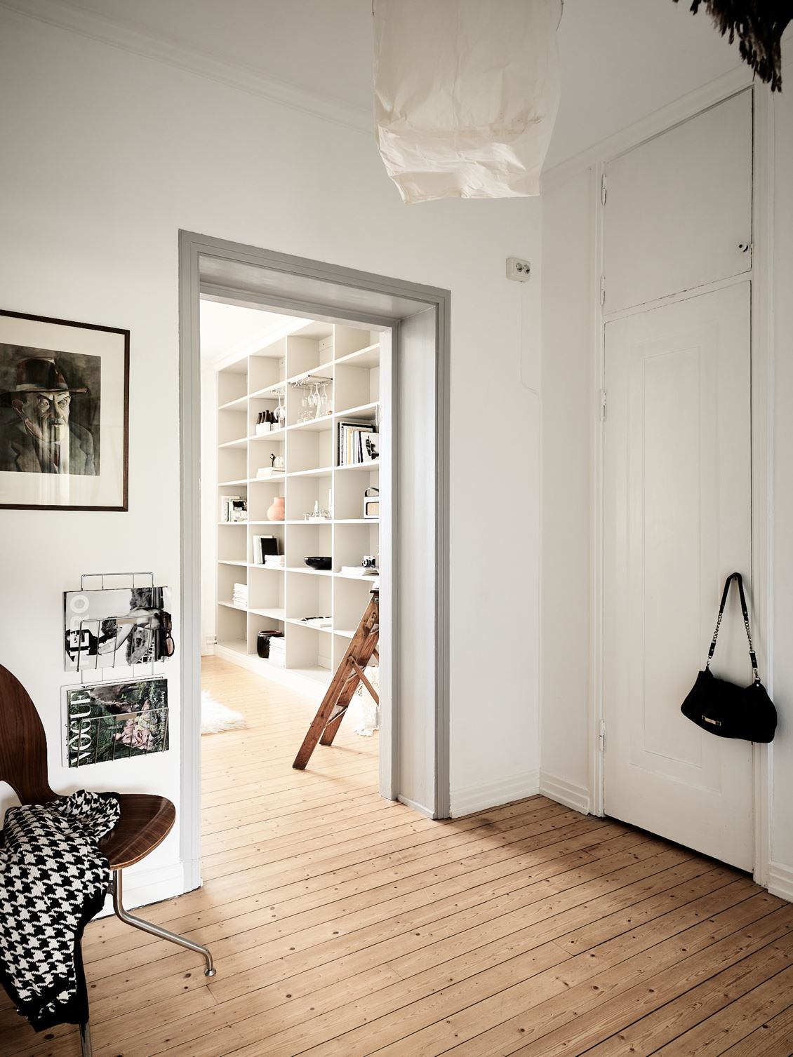 entrée avec parquet brut