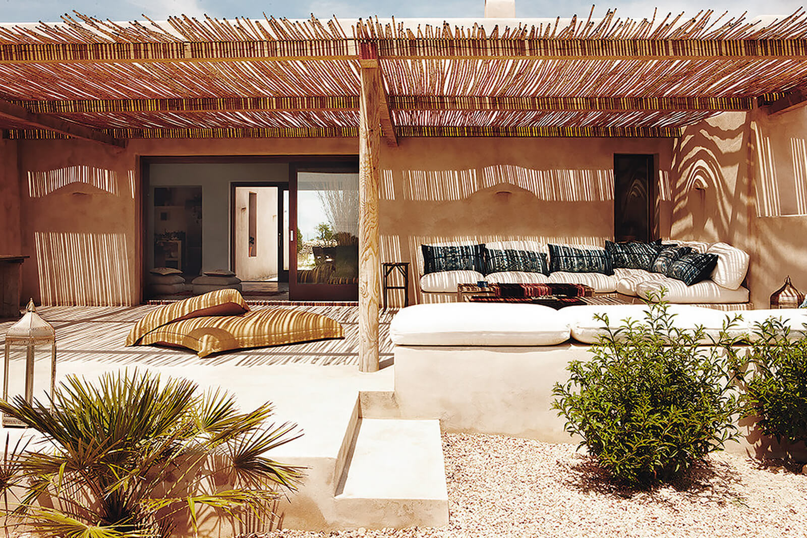 terrasse avec pergola bois et canisses terrasse avec pergola bois et canisses