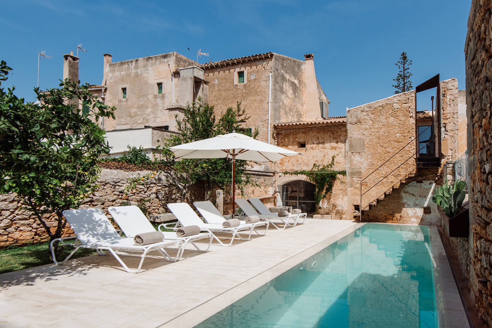 maison en pierre Majorque avec piscine