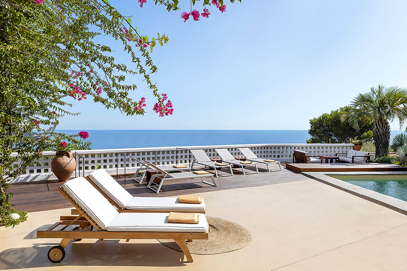 terrasse avec piscine et vue mer terrasse avec piscine et vue mer