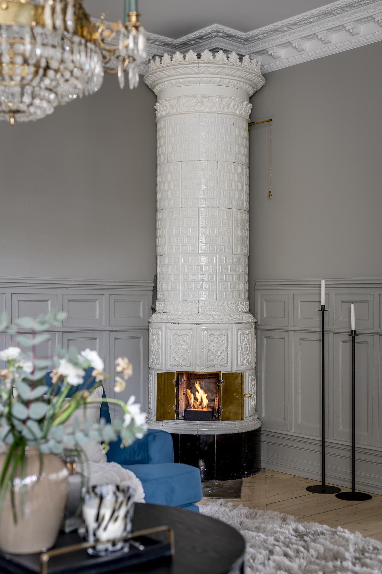 salon avec poêle ancien en faïence décoration scandinave salon avec poêle ancien en faïence décoration scandinave