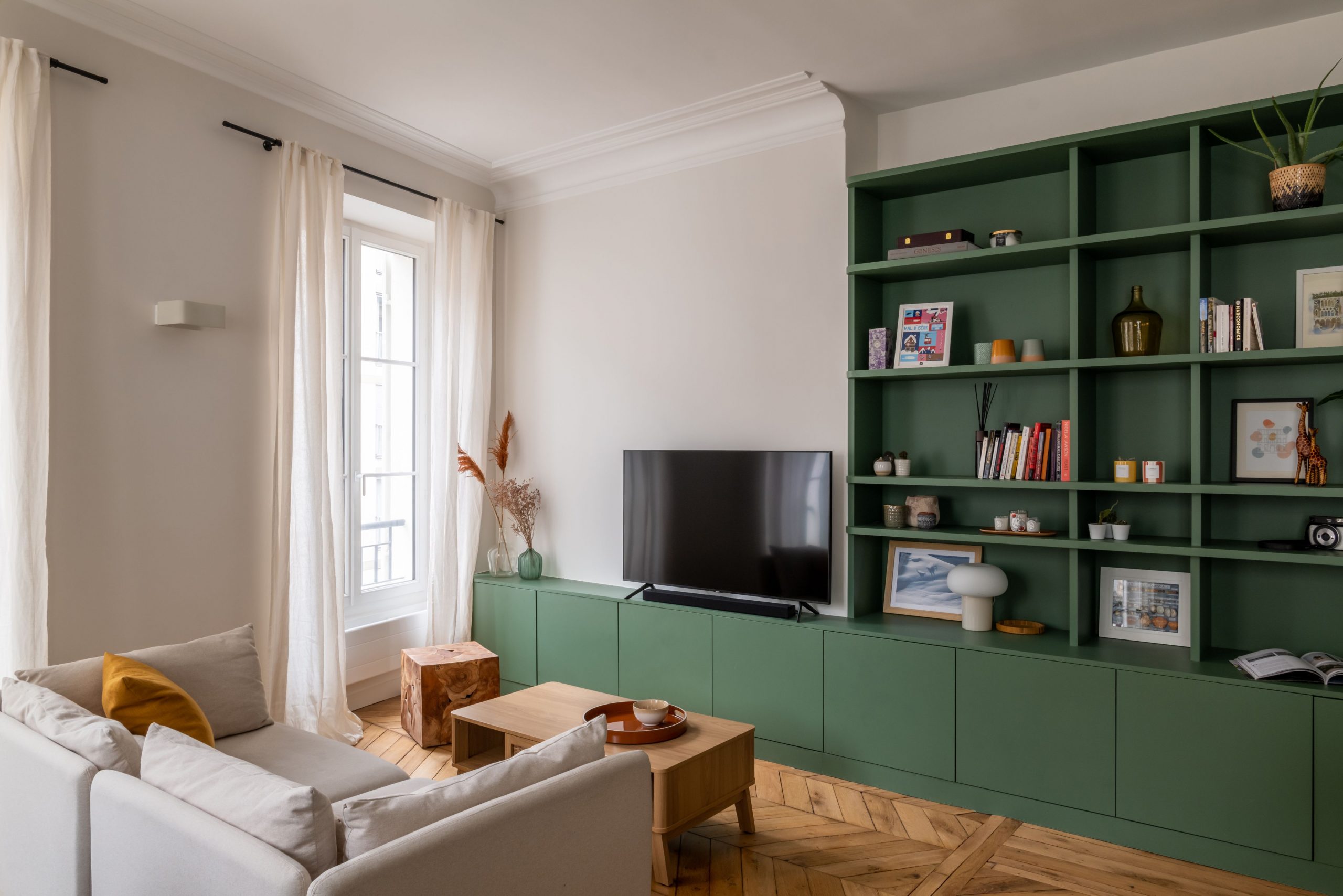 salon parquet moulures appartement Paris photo ©Agathe Tissier salon parquet moulures appartement Paris photo ©Agathe Tissier