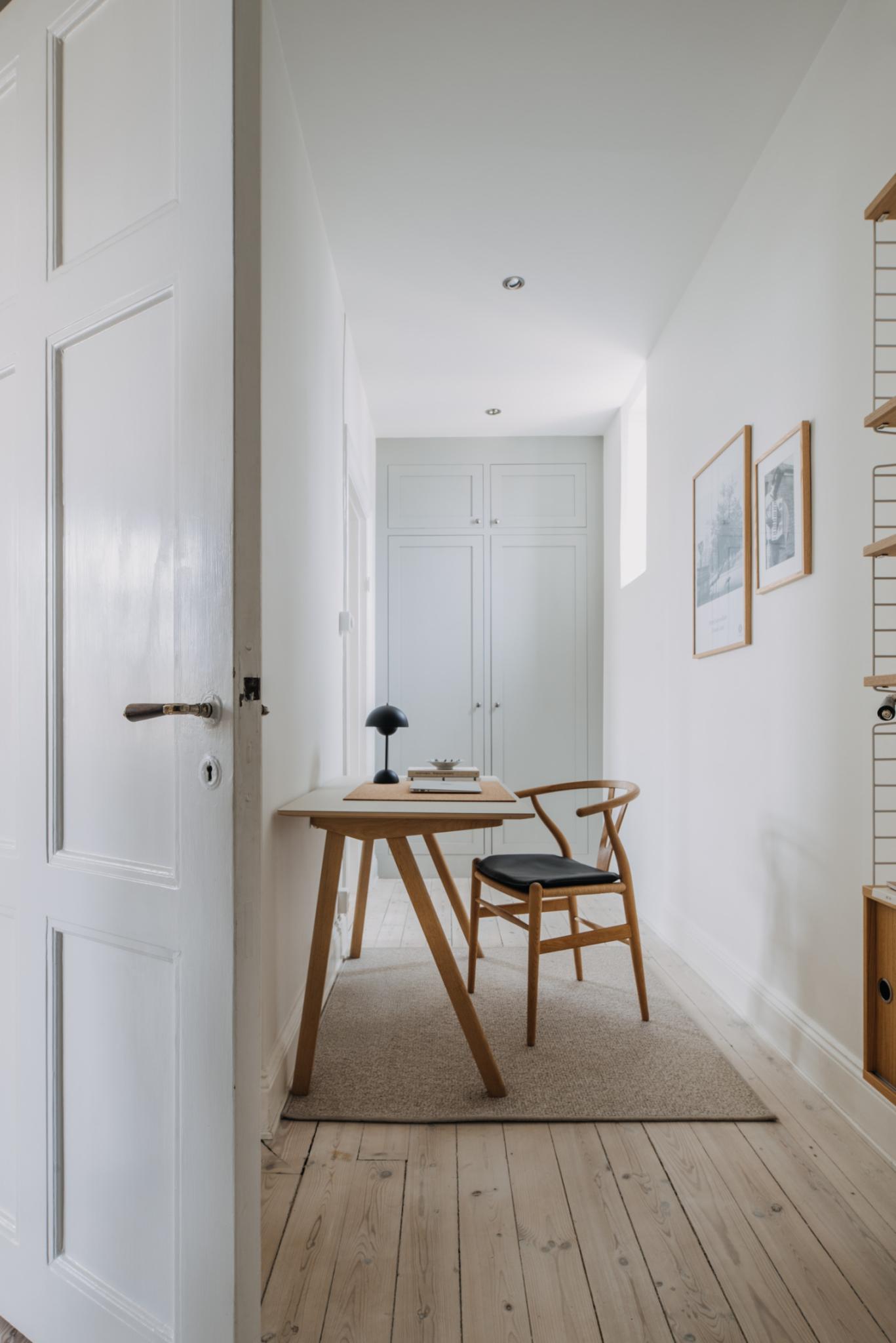 bureau dans entrée