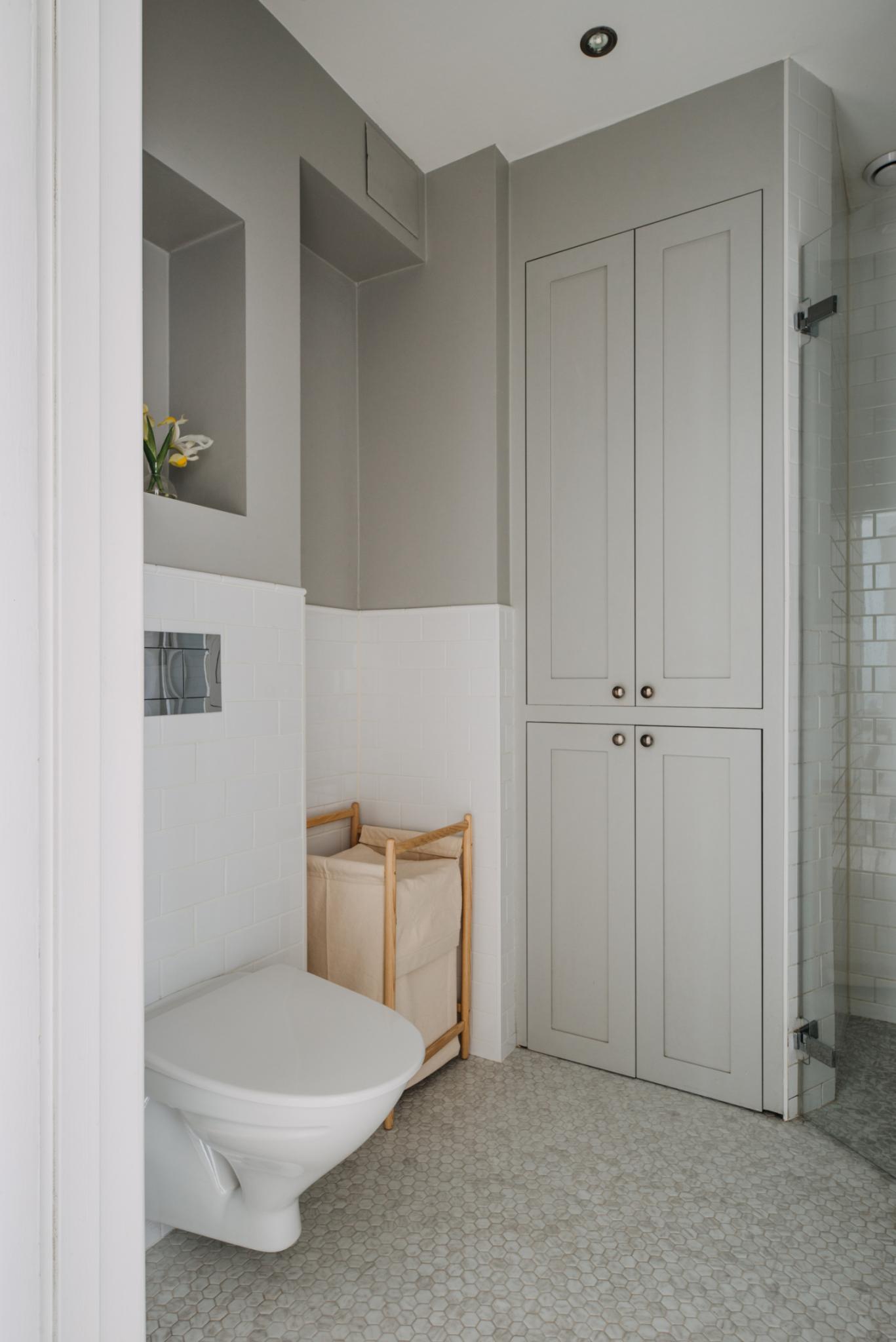 salle de bain appartement 64m2 décoration grise