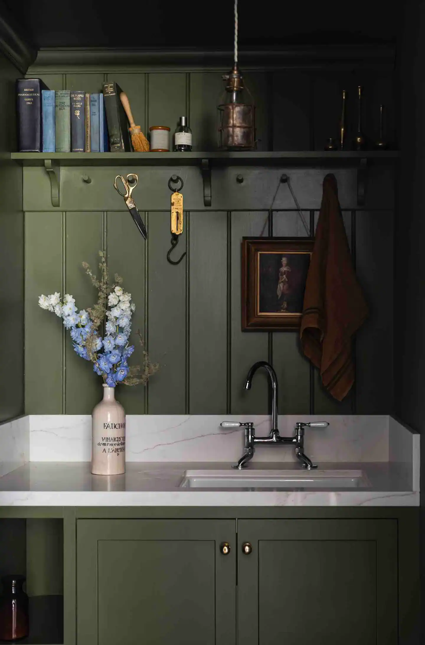 salle de bain murs verts