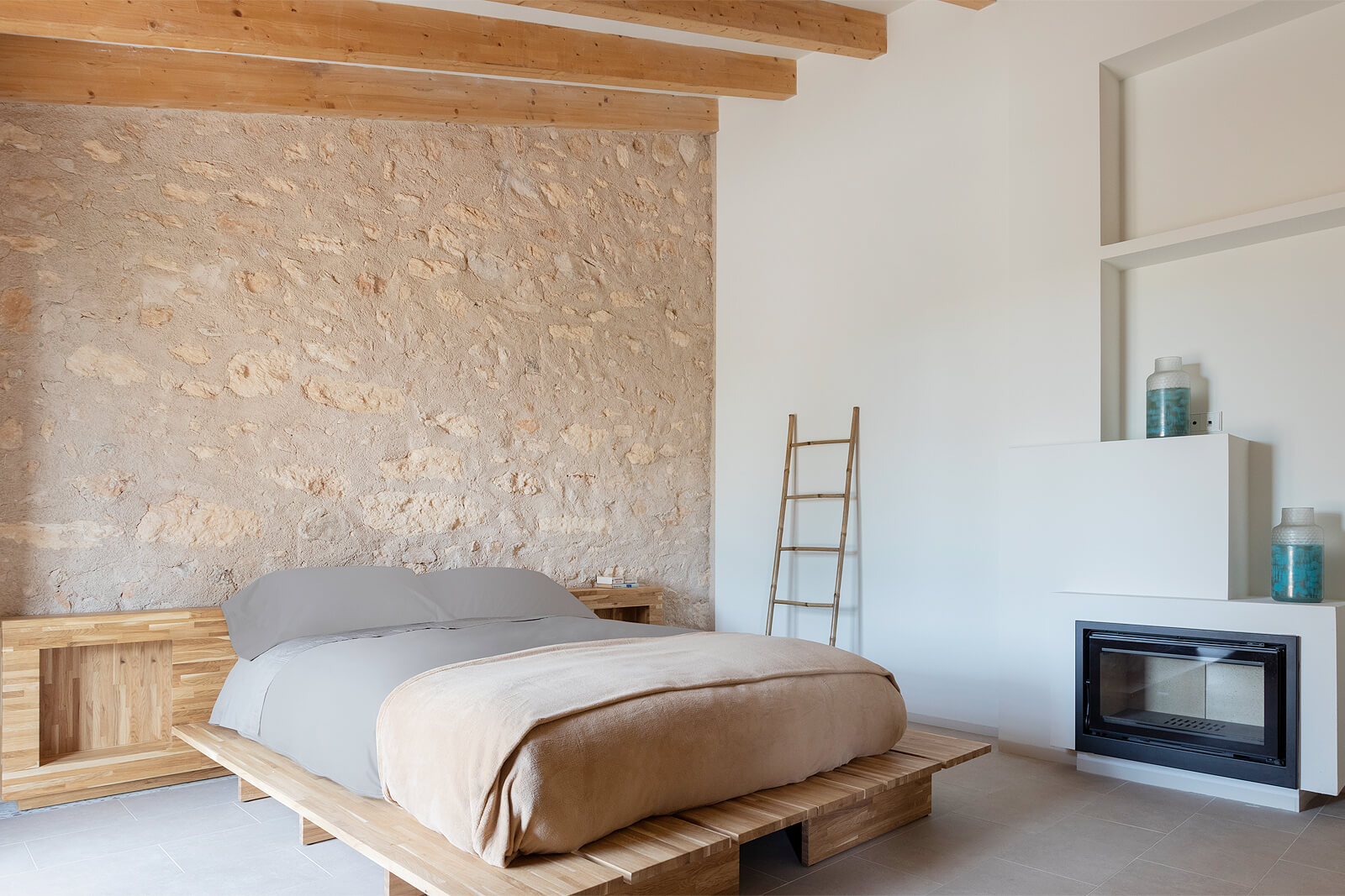 chambre avec poutres maison en pierre chambre avec poutres maison en pierre