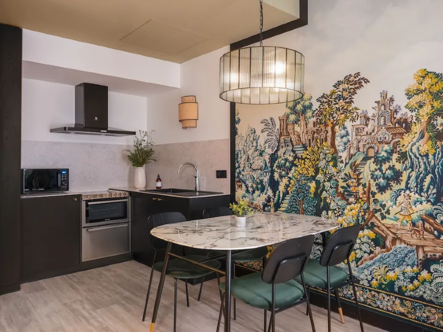 cuisine avec papier-peint panoramique appartement Maisons du Monde Marseille cuisine avec papier-peint panoramique appartement Maisons du Monde Marseille