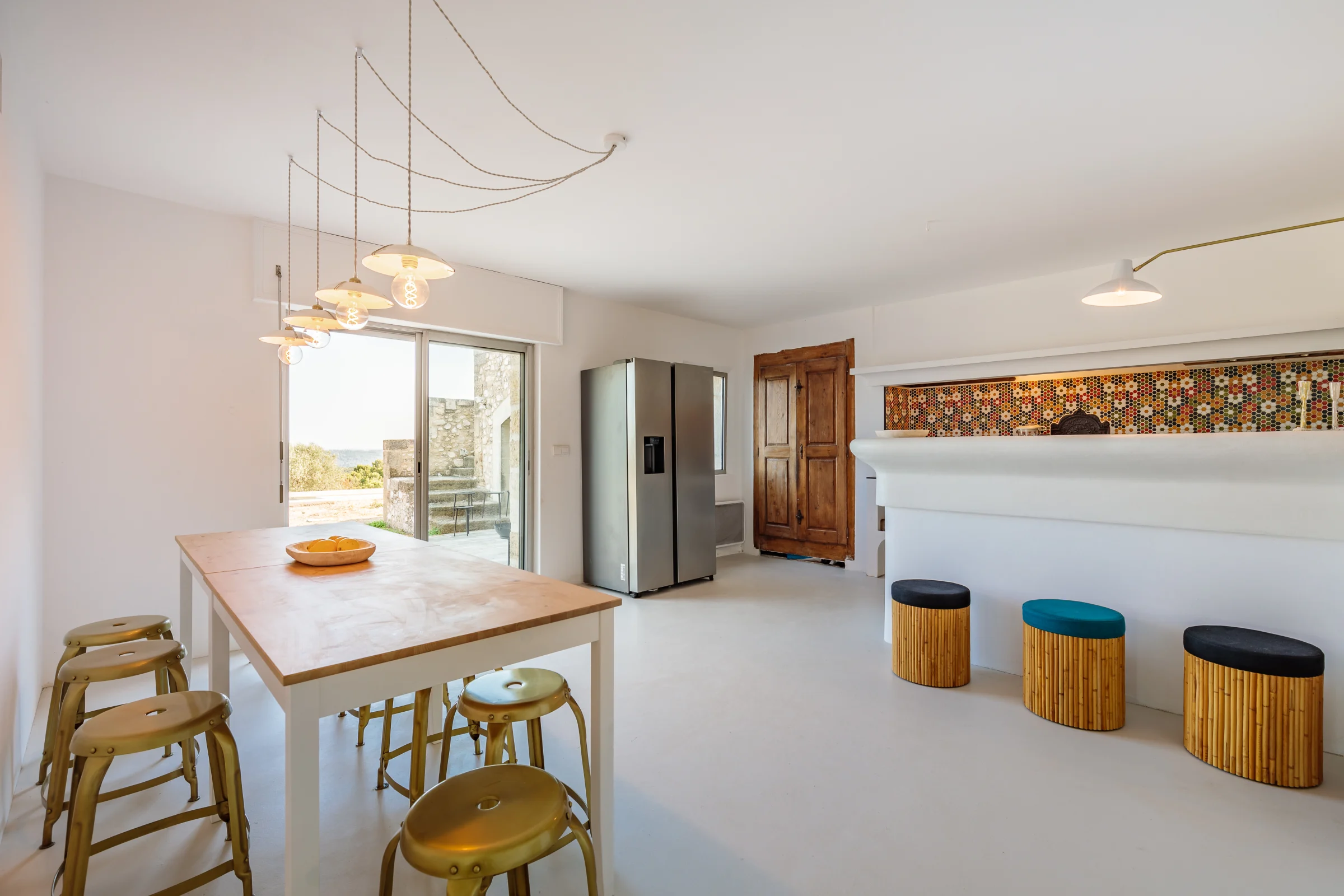 cuisine maison en pierres Provence décoration contemporaine cuisine maison en pierres Provence décoration contemporaine