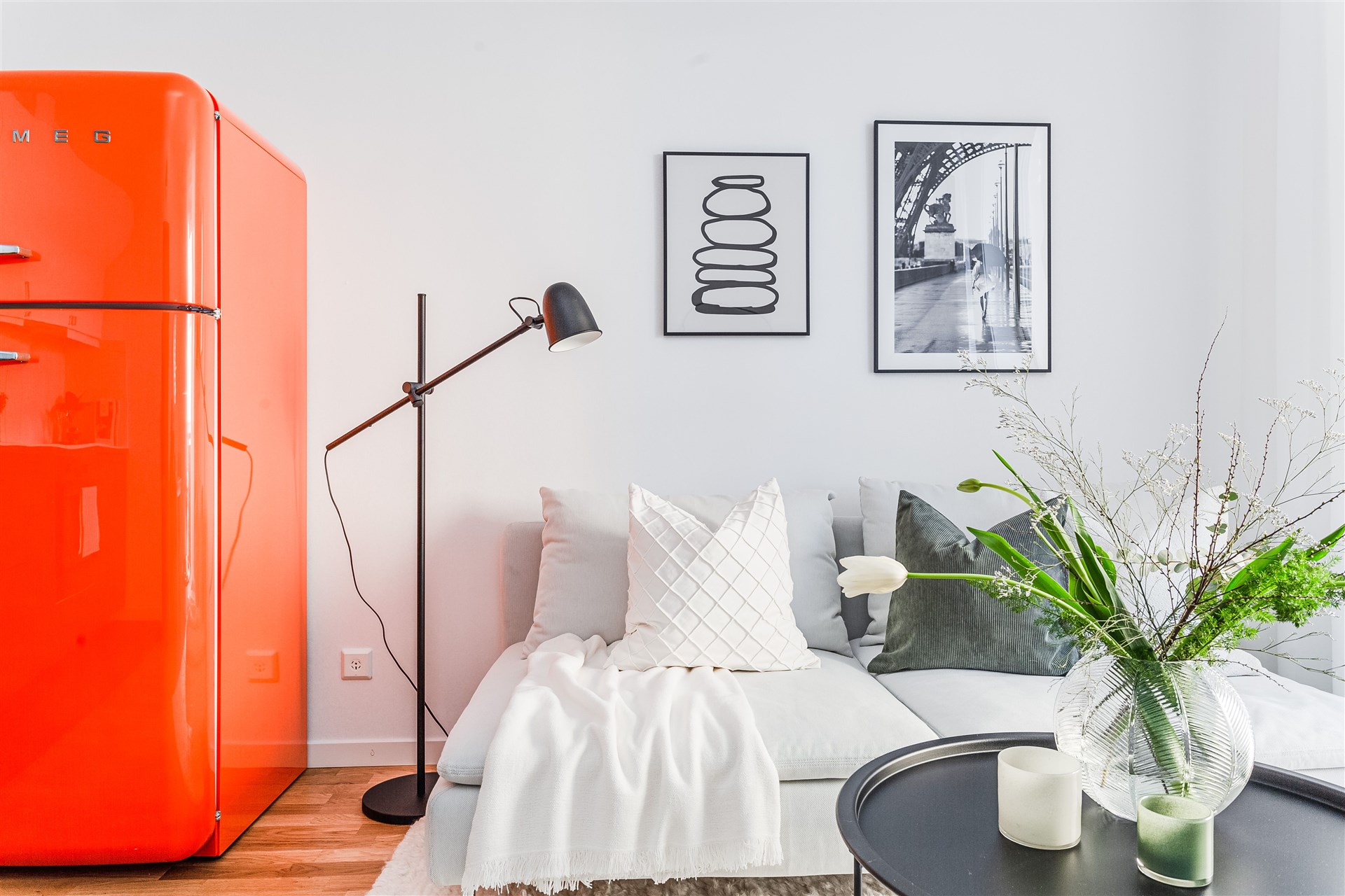 salon réfrigérateur SMEG orange décoration design salon réfrigérateur SMEG orange décoration design