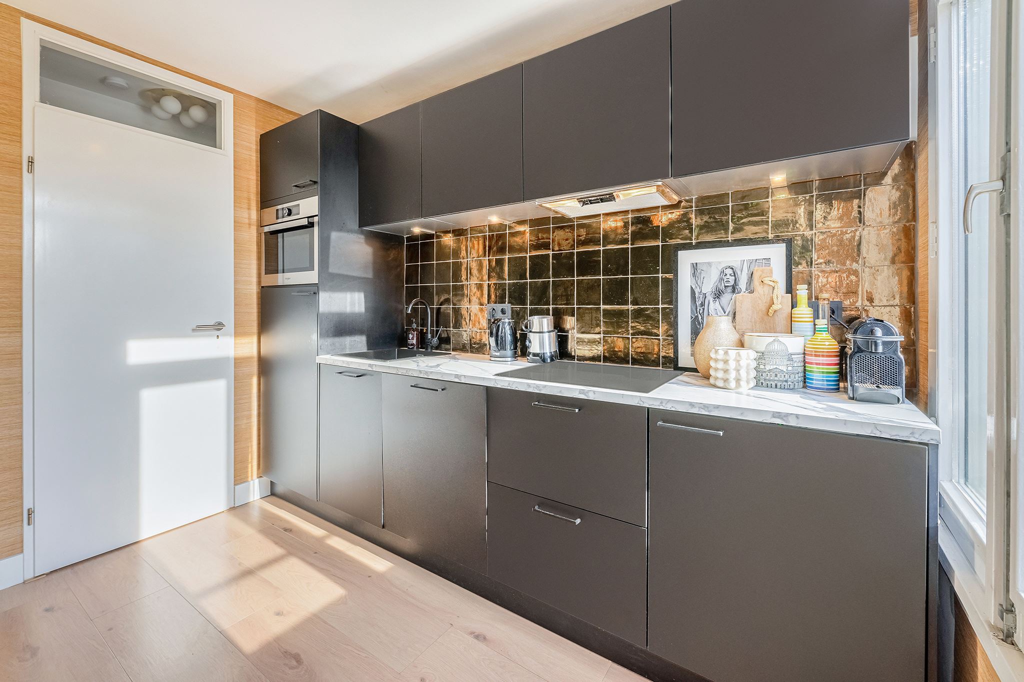 cuisine design noire carrelage doré cuisine design noire carrelage doré