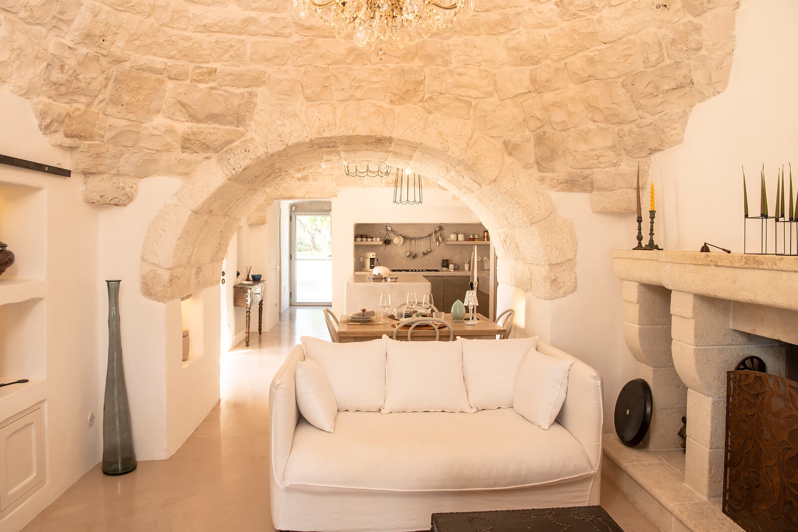 salon voûté maison Pouilles trullo Tenuta Morgana