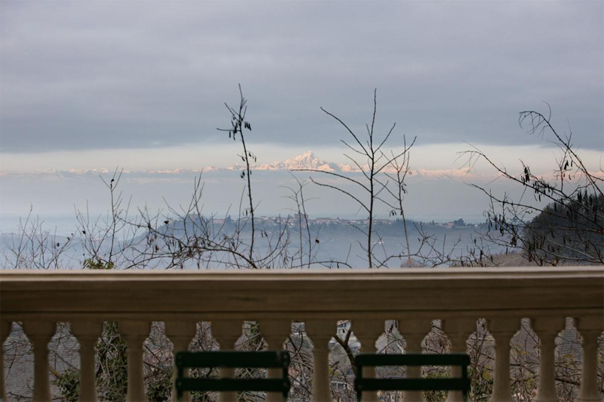 terrasse avec balustres maison rénovée vue montagne terrasse avec balustres maison rénovée vue montagne
